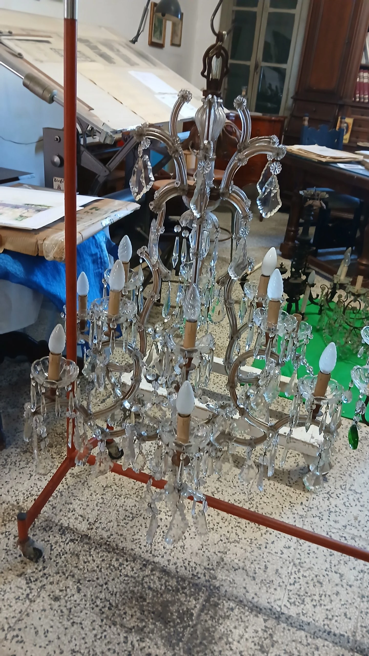 Elegante lampadario in cristallo stile Baccarat