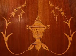 Credenza stile Impero francese lastronata con intarsi in noce