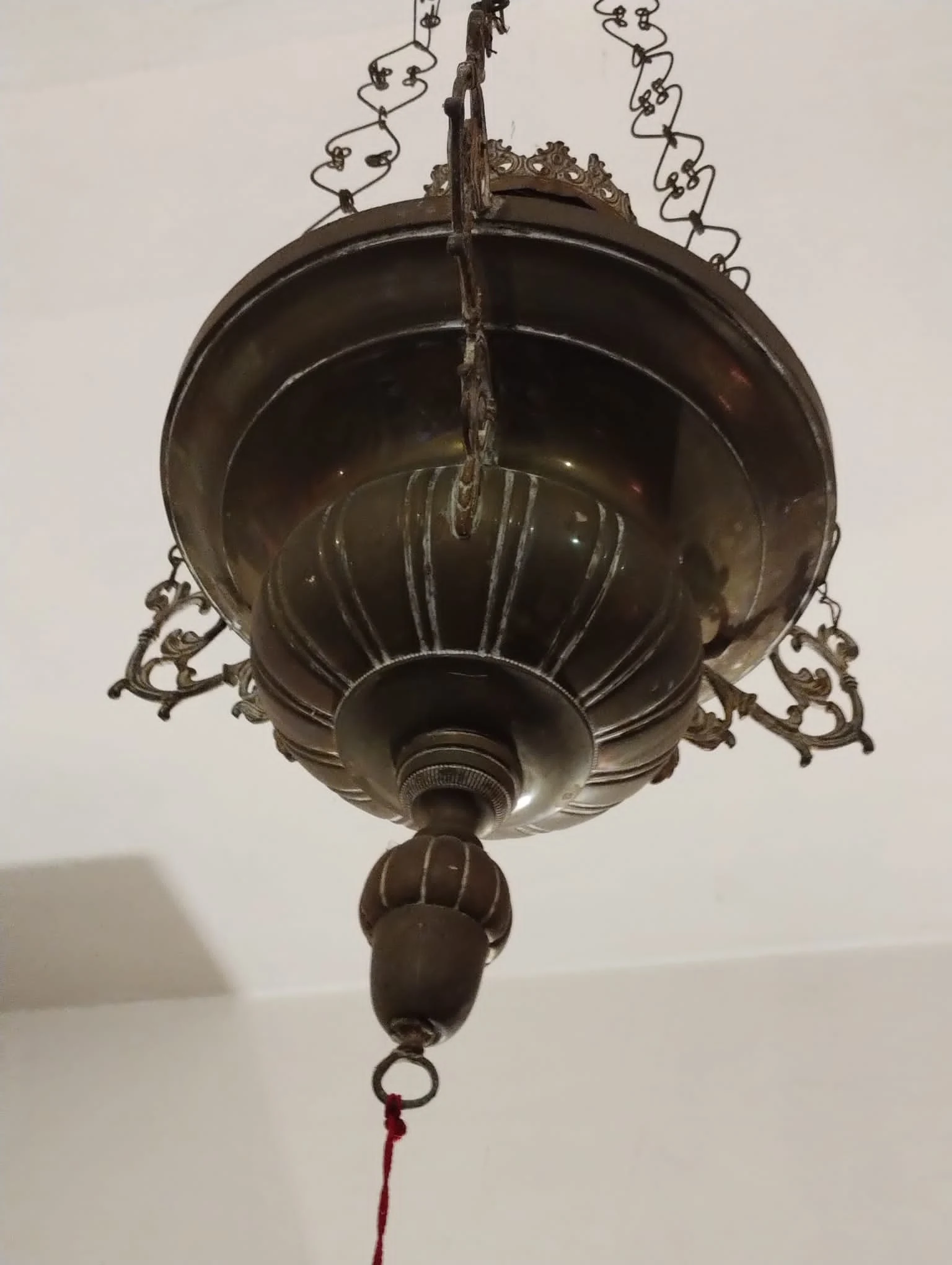 Antico bruciatore di incenso utilizzabile come candelabro artigianale