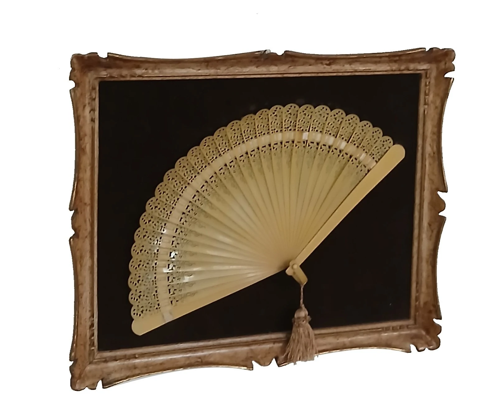 Ventaglio vintage con cornice intagliata senza vetro